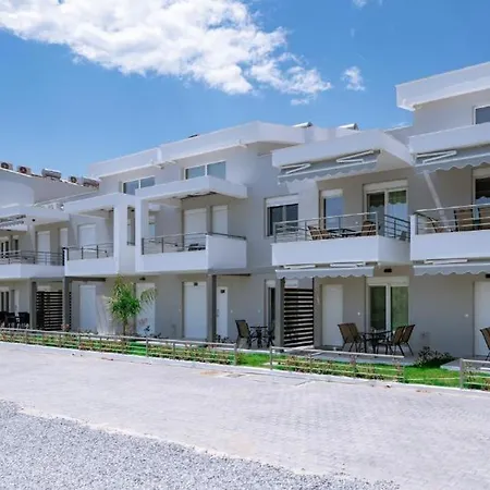 Sea & Salt Summer Ease Maisonette Two Bedroom Starlink Wi-fi * Orfánion