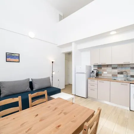 Sea & Salt Summer Ease Maisonette Two Bedroom Starlink Wi-fi Orfánion