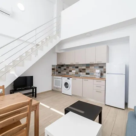 Sea & Salt Summer Ease Maisonette Two Bedroom Starlink Wi-fi Orfánion
