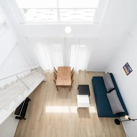 Sea & Salt Summer Ease Maisonette Two Bedroom Starlink Wi-fi
