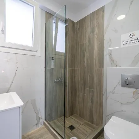 Sea & Salt Summer Ease Maisonette Two Bedroom Starlink Wi-fi * Orfánion