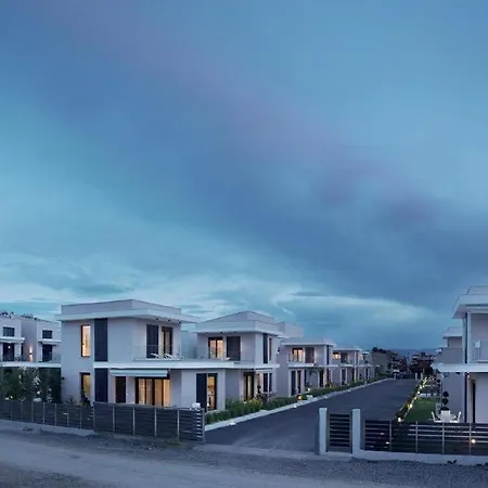 Sea & Salt Summer Ease Maisonette Two Bedroom Starlink Wi-fi Orfánion