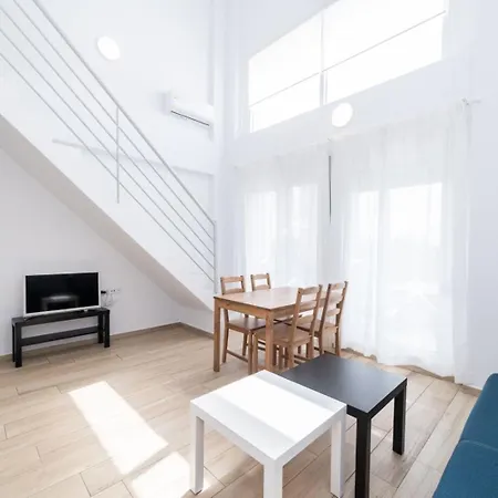 Sea & Salt Summer Ease Maisonette Two Bedroom Starlink Wi-fi * Orfánion